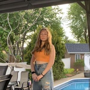 Meet your Posher, Alyssa